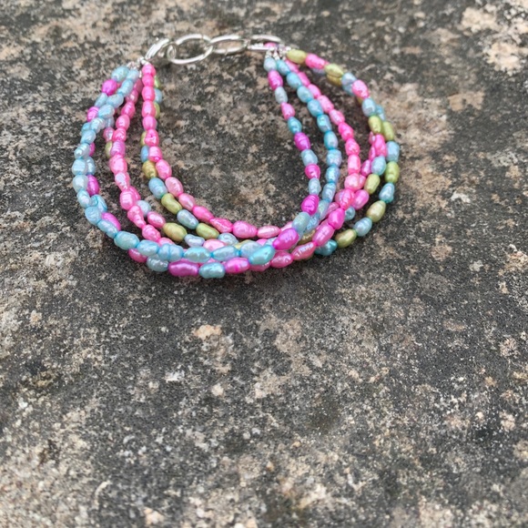 6 strand Rice pearl bracelet - Picture 2 of 4